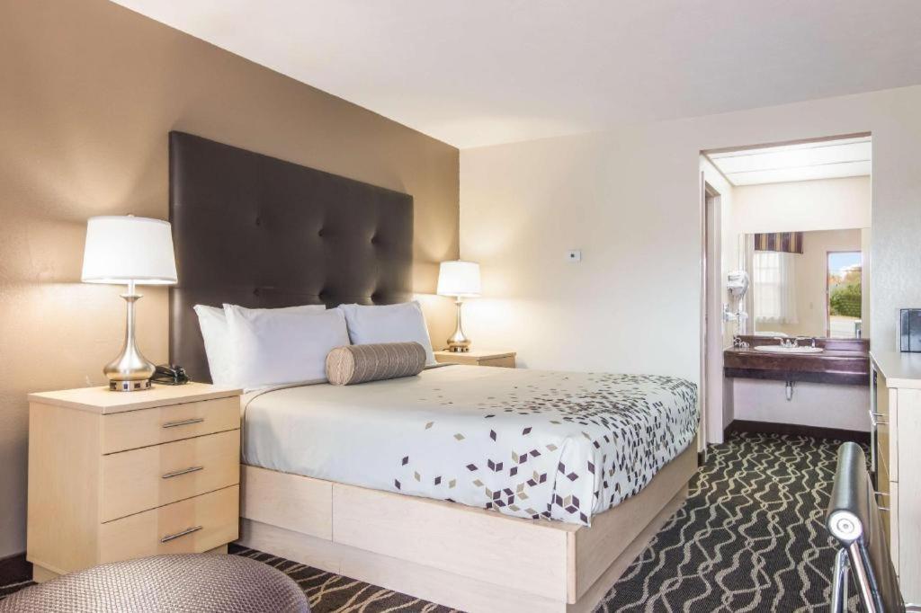 Americas Best Value Inn Alliance Eksteriør bilde